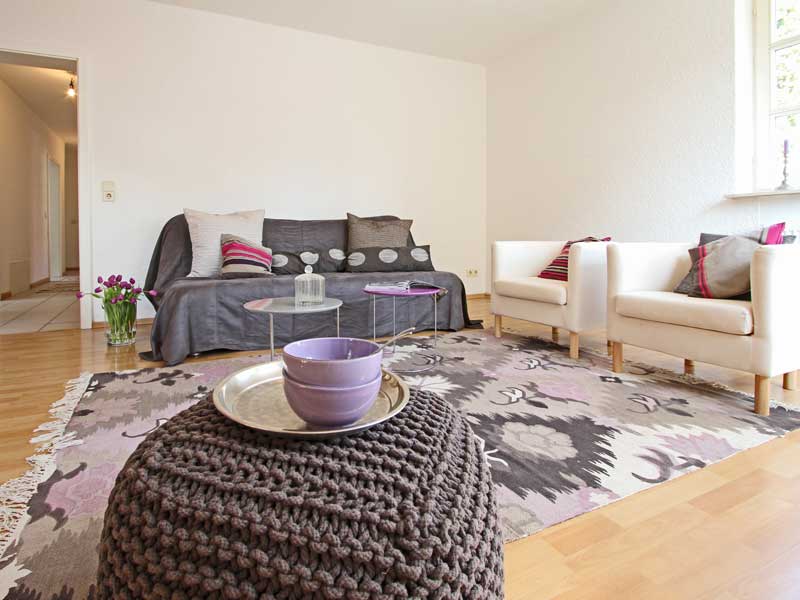 1Wohnzimmer-Blick-zur-Diele