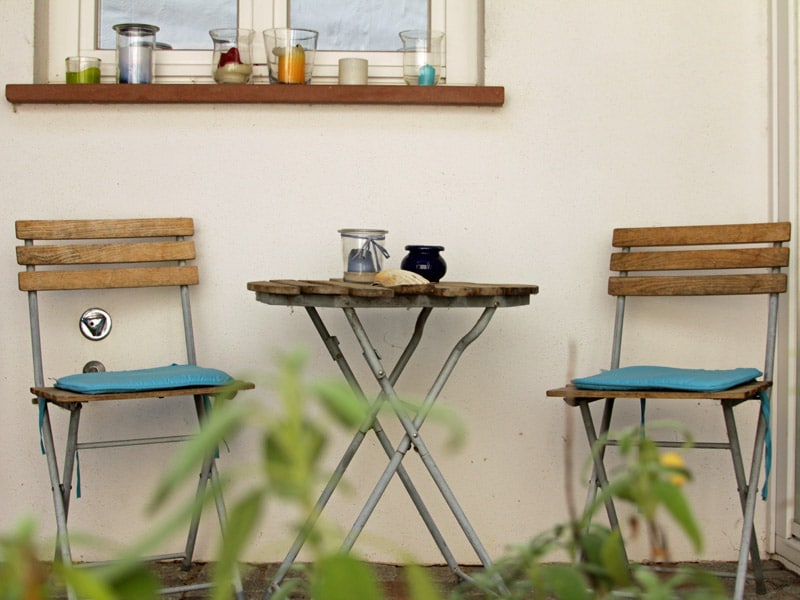 Homestaging aussenbereich Stühle